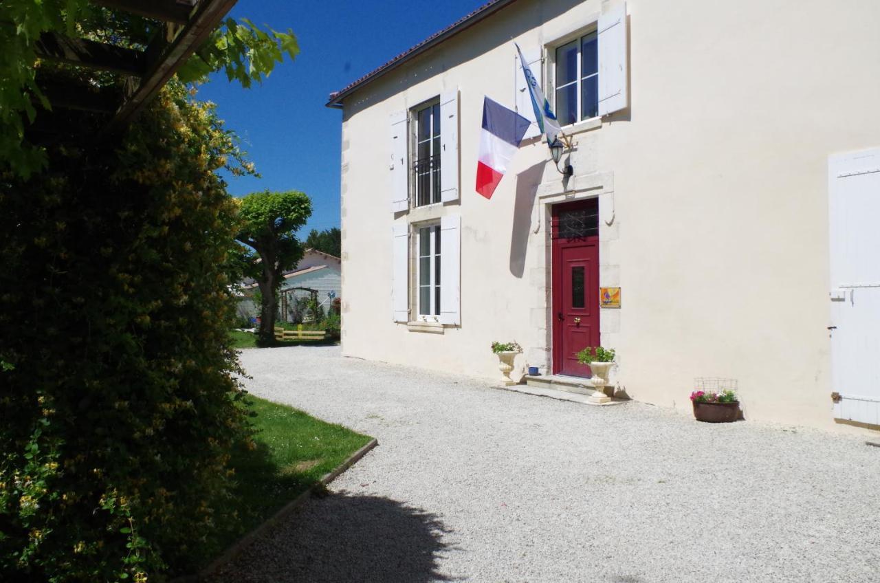 Maison D'Hotes Le Cadran Solaire Courcelles  Екстер'єр фото