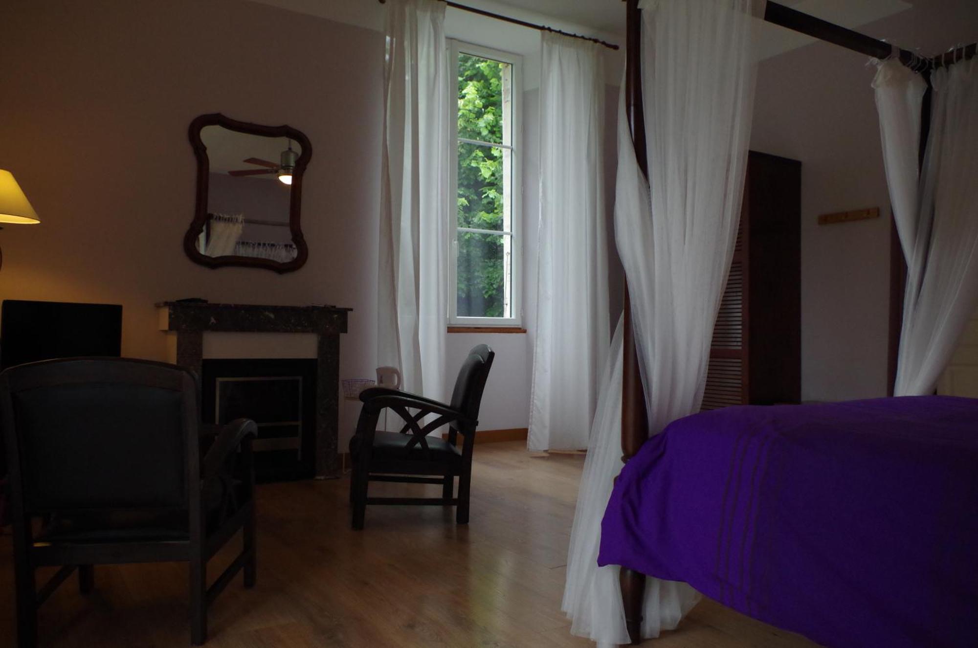 Maison D'Hotes Le Cadran Solaire Courcelles  Екстер'єр фото