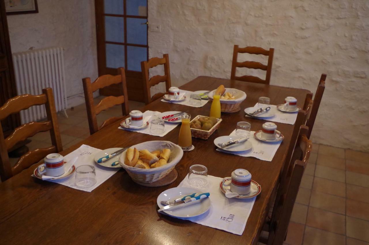 Maison D'Hotes Le Cadran Solaire Courcelles  Екстер'єр фото